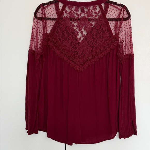 American Eagle Outfitters Lace Top M - Picture 2 of 2